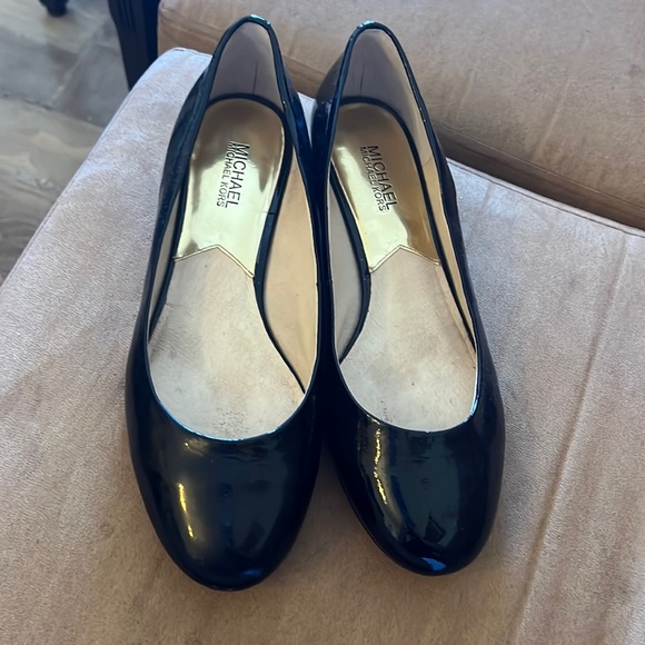 Micheal kors shoes - Picture 2 of 4